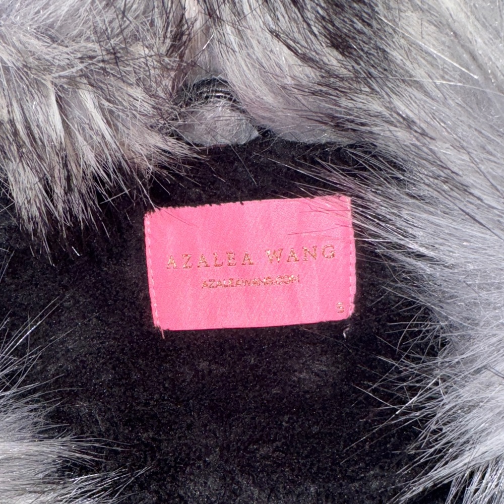Stylish Black and Gray Faux Fur Women's Jacket - Picture 2 of 4